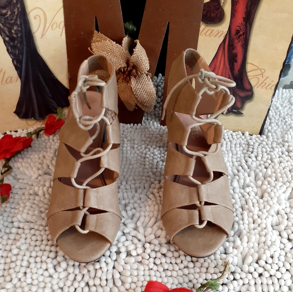Restricted ankle open toe shoes size 7.5 - Picture 3 of 5